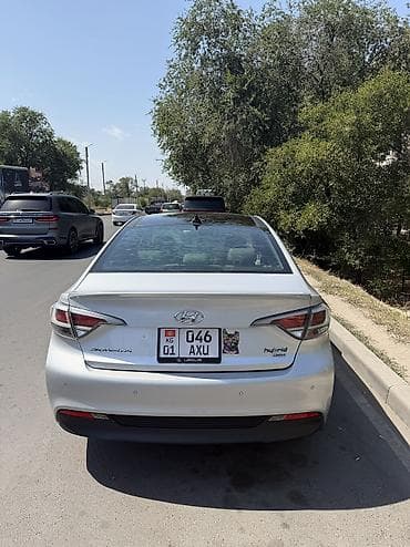 Продажа авто: Hyundai Sonata: 2017 г., 2 л, Автомат, Гибрид, Седан — 5