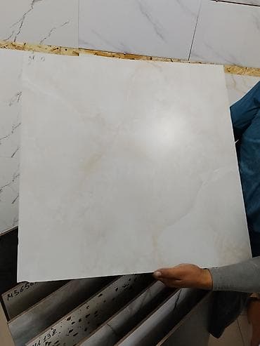 Керамогранитная плитка, формат крупный (приблизительно 60×60 см)