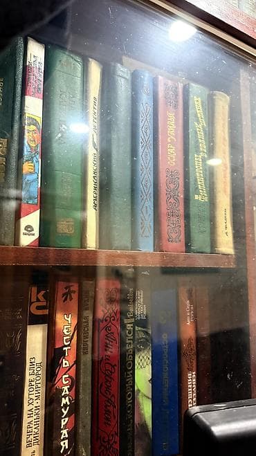 Велосипед тетиктери: Продаю книги 📖 📕 📚 По поводу цены пишите на вотцап — 7