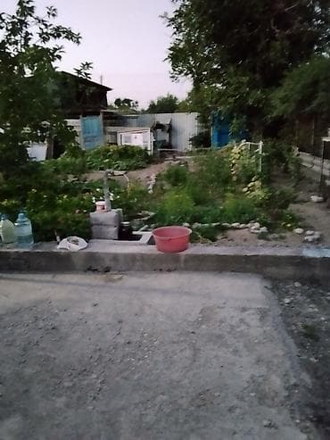 Дачный участок с кирпичным домиком и хозяйственными постройками - — 4