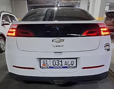70: Chevrolet Volt: 2014 г., Гибрид, Хэтчбэк — 2