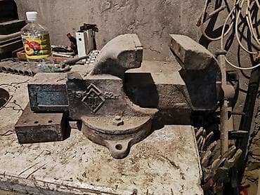 набор клуч: Тиски слесарные поворотные, тяжёлые, чугунные (заводское литьё). На — 1