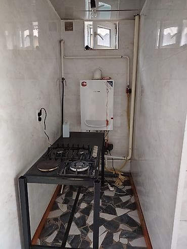 Бөлмөлөрдү ижарага берүү: Квартира берилет арча бешик ул Кызыл адыр 148. Бир комнат. 15000 сом — 3