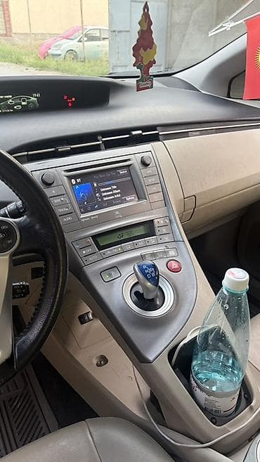 honda fit: Toyota Prius: 2012 г., Гибрид, Хэтчбэк — 5