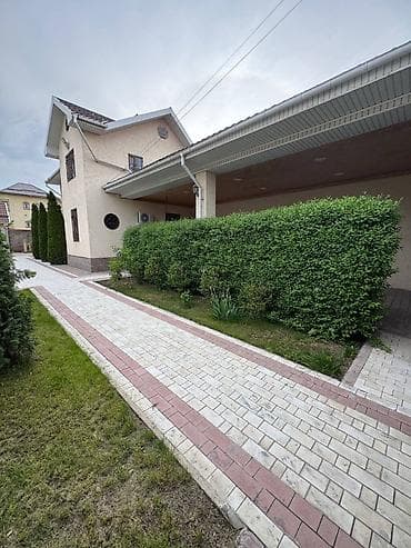 политеха: Продается уютный кирпичный дом в Бишкеке (район Политеха, ориентир — 10