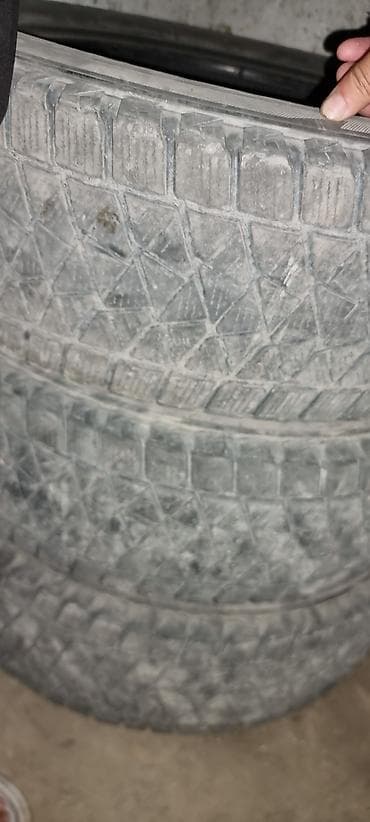 65: Зимние шины Bridgestone Blizzak, размер 225/65 R17 102Q. 4ш - Серия — 1