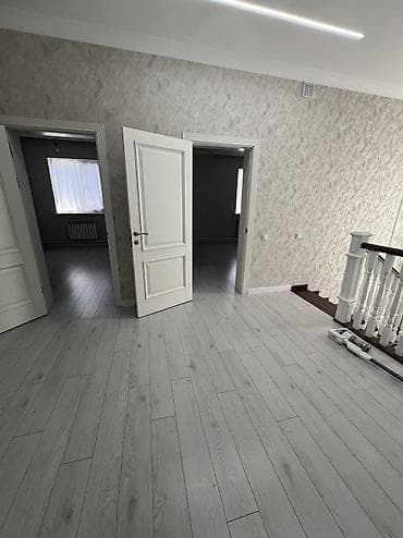 квартира 2 к: 200 м², 6 комнат, Утепленный, Парковка, Забор, огорожен — 3