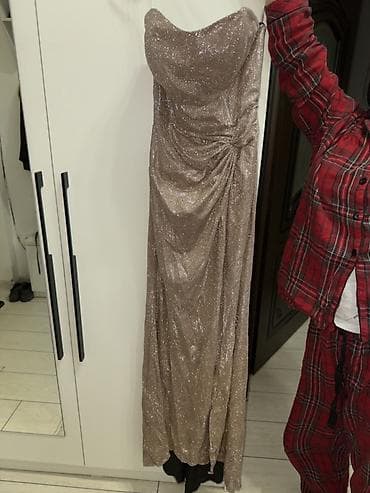 золотистое платье: Вечернее платье, Длинная модель, Без рукавов, С пайетками, S — 2