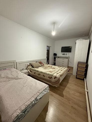 Дома: Продаю дом, на одном участке два дома имеются все необходимые — 4