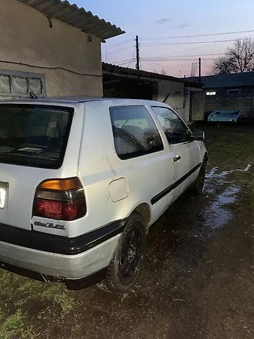 Volkswagen Golf: 1993 г., 1.4 л, Кол менен иштөөчү, Бензин, Хетчбек — 6