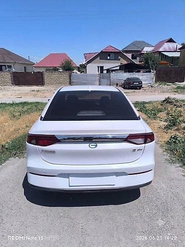 wuling mini ev: GAC Aion S (электромобиль), белый седан Особенности и оборудование: - — 2