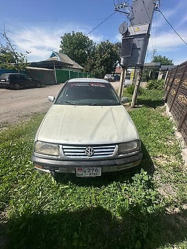Volkswagen Vento: 1993 г., 1.8 л, Механика, Бензин, Хэтчбэк at lalafo.kg Volkswagen Vento: 1993 г., 1.8 л, Механика, Бензин, Хэтчбэк