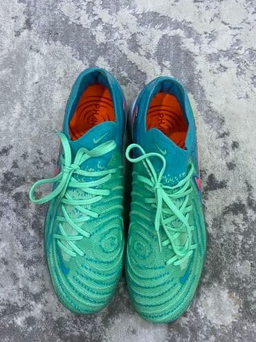 Киреге берилүүчү кийимдер: 39 размер Размером не подошли так за 3500 торг есть Сороконожки — 2