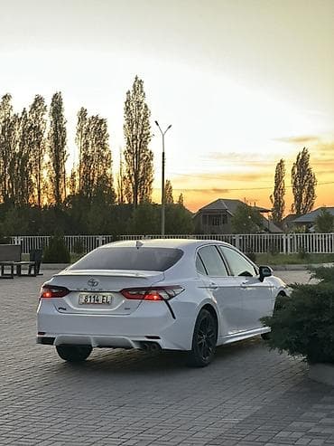 Toyota Camry: 2021 г., 2.5 л, Автомат, Бензин, Седан — 6