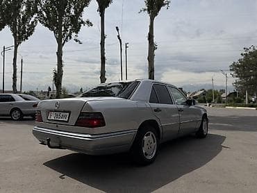 дорожные знаки кр: Mercedes-Benz W124: 1994 г., 2 л, Механика, Бензин, Седан — 2