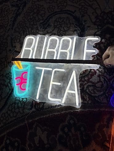 двери окна: Неоновые LED-вывески «Bubble Tea» - Комплект из двух неоновых — 3