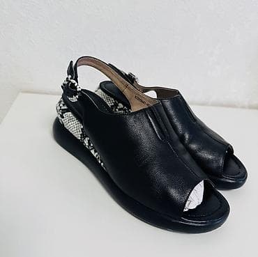 pull and beer: Босоножки кожаные. разм. 39

серьги серебро 700 с. и многое другое — 3