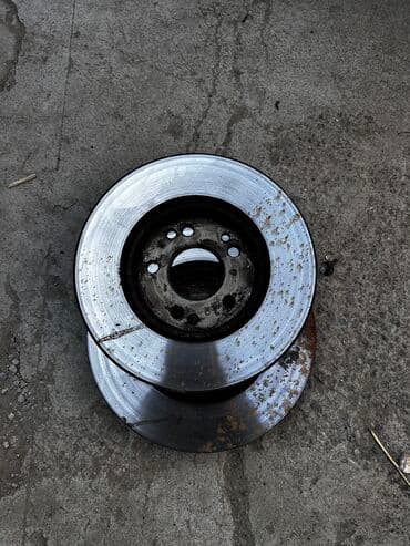 проточка тормозных дисков не снимая с машины: Предний тормозной диск Mercedes-Benz 1996 г., Б/у, Оригинал, Германия — 1