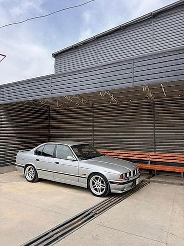 BMW 5 series: 1994 г., 4.4 л, Механика, Бензин, Седан