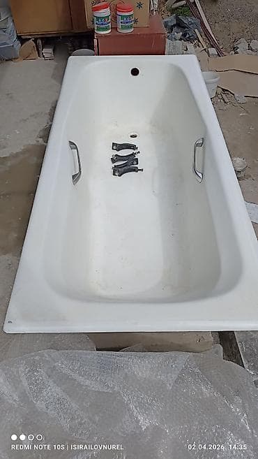 банный бак: Чугунная ванна - Прямоугольная ванна, белая, с эргономичным — 1