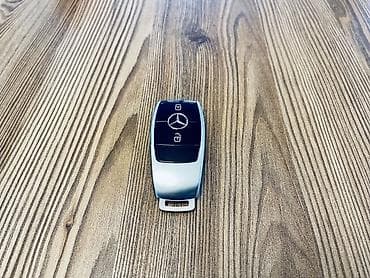 барсетку на поясе: Ключ Mercedes-Benz — 1