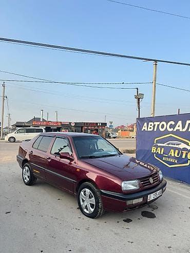 Volkswagen Vento: 1992 г., 1.8 л, Ручные, Бензин, Седан
