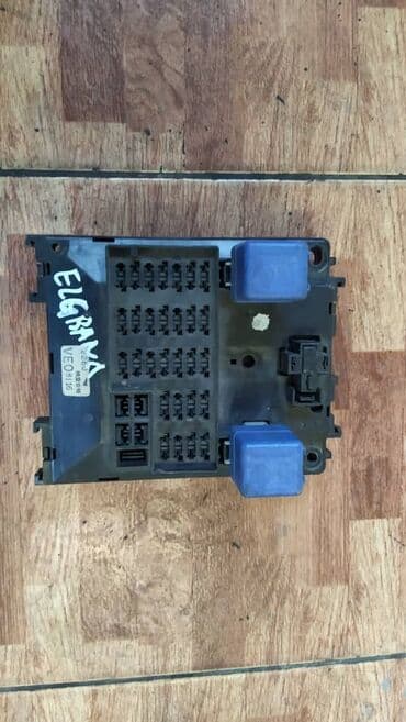 продам зарядное устройство для автомобильного аккумулятора: Nissan Elgrand блок предохранителей, Ниссан Эльгранд монтажный блок — 1