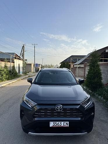 Toyota RAV4: 2021 г., 2.5 л, Вариатор, Гибрид, Кроссовер