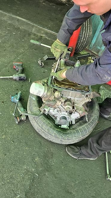 Детали двигателя и моторы в сборе: ГБЦ Toyota 4.7 л — 5