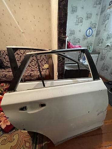 казырек на камаз: Дверь Задняя левая Subaru, Б/у, Оригинал — 2