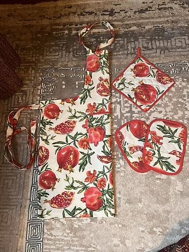 шторы и портьеры: Набор для кухни «Гранаты» Состав набора: - фартук с нагрудником и — 1