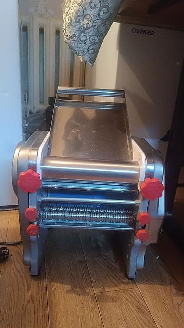 Продается витринный холодильник Клео в хорошем состоянии .Объём: 511