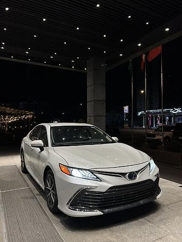 lexus 100: Toyota Camry: 2021 г., 2.5 л, Автомат, Гибрид, Седан — 1