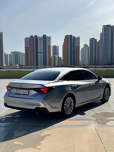 срочный продаю авто: Toyota Avalon: 2020 г., 2.5 л, Вариатор, Гибрид, Седан — 4