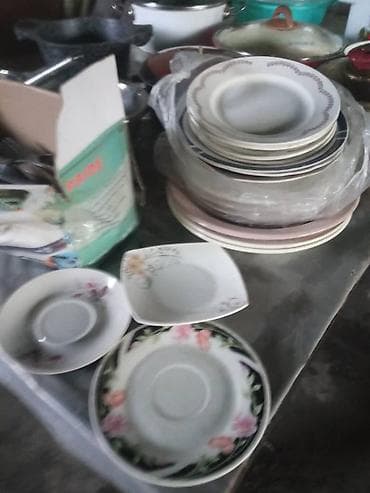 Инструменттер: Продаю посуду,кастрюли,тарелки,сковорода,ножи,вилки и ложки. б/у — 2