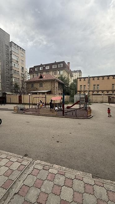 mega hous: Сдается просторная двухкомнатная квартира в центре города. Первая — 1