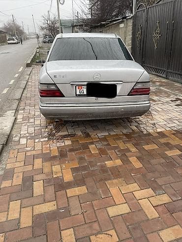 мерседес 124 бак: Mercedes-Benz W124: 1993 г., 2.2 л, Кол менен иштөөчү, Газ, Седан — 6