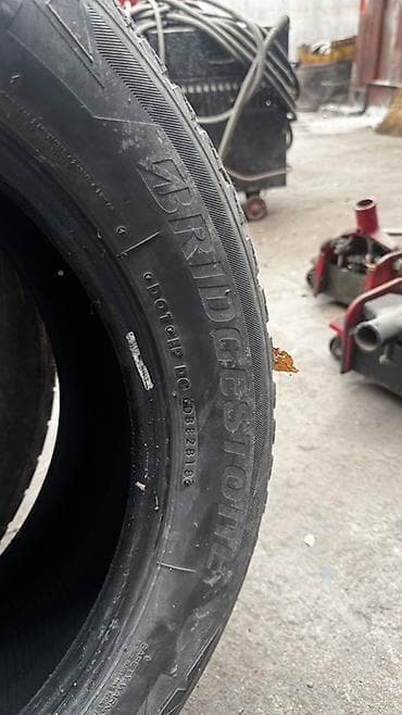 blizzak: Комплект шин Bridgestone Blizzak DM-V2 (зимние, направленный рисунок — 1
