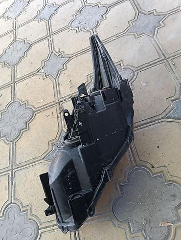 бегущий поворотник: Передняя левая фара Toyota — 5