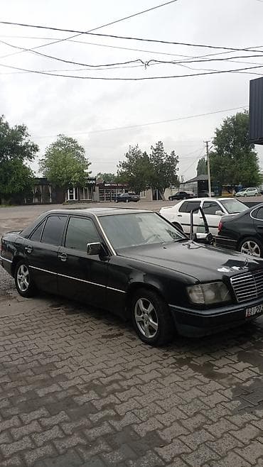 Mercedes-Benz W124: 1990 г., 2 л, Кол менен иштөөчү, Седан — 1