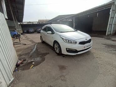 бу чехол: Kia Ceed: 2018 г., 1.4 л, Автомат, Бензиновая, Хэтчбэк — 5