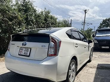 mini kooper: Toyota Prius: 2015 г., 1.8 л, Вариатор, Гибрид, Хэтчбэк — 4