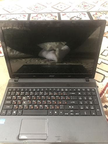 колонки для компа: Ноутбук Acer - Процессор: Intel Core i3 (наклейка Intel Inside Core — 1