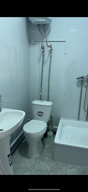 Аренда коммерческой недвижимости: Кудайберген районунда 1 бөлмөлүү квартира берилет. Квартира жаңы — 4