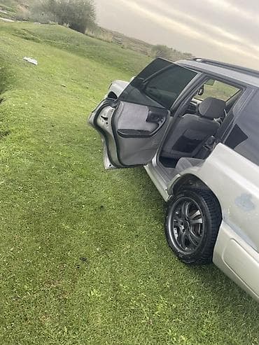 малолитражка машина: Subaru Forester: 1998 г., 2.5 л, Автомат, Бензин, Кроссовер — 2