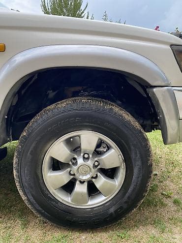 Транспорт: Toyota Hilux Surf: 1998 г., 2.7 л, Автомат, Газ, Внедорожник — 10