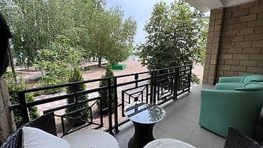 у тани: Коттедж, ЦО Royal beach, Чок-Тал, Детская площадка, Парковка, стоянка, Охраняемая территория — 10