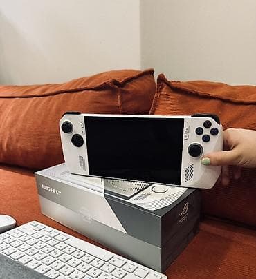 new 3ds: В подарок чехол, мышка, клавиатура . Идеальное состояние. Игровая — 1