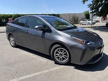 byd e2 2023: Toyota Prius: 2019 г., Гибрид, Лифтбек — 3