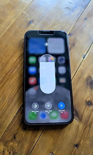 чехии: IPhone 14, Б/у, 128 ГБ, Midnight, Чехол, 100 % — 5
